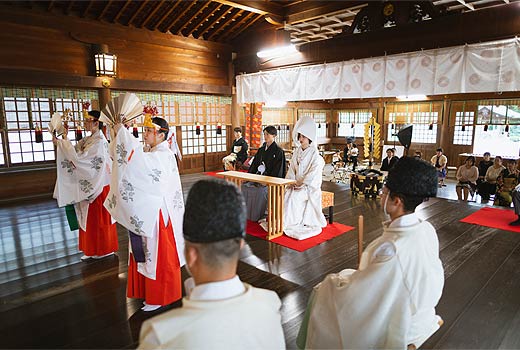 神楽奉奏（ほうそう）